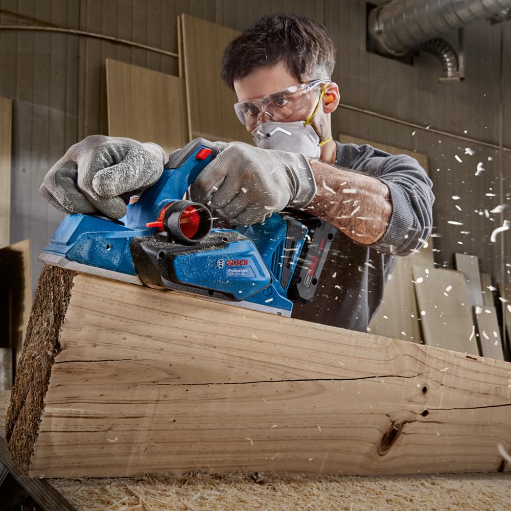 Bosch Professional 18 V GHO 18 V-26 strug akumulatorowy (silnik bezszczotkowy, w zestawie worek na kurz, prowadnica równoległa, 1 x nóż dwustronny Wood Razor, L-BOXX, bez akumulatora/ładowarki)