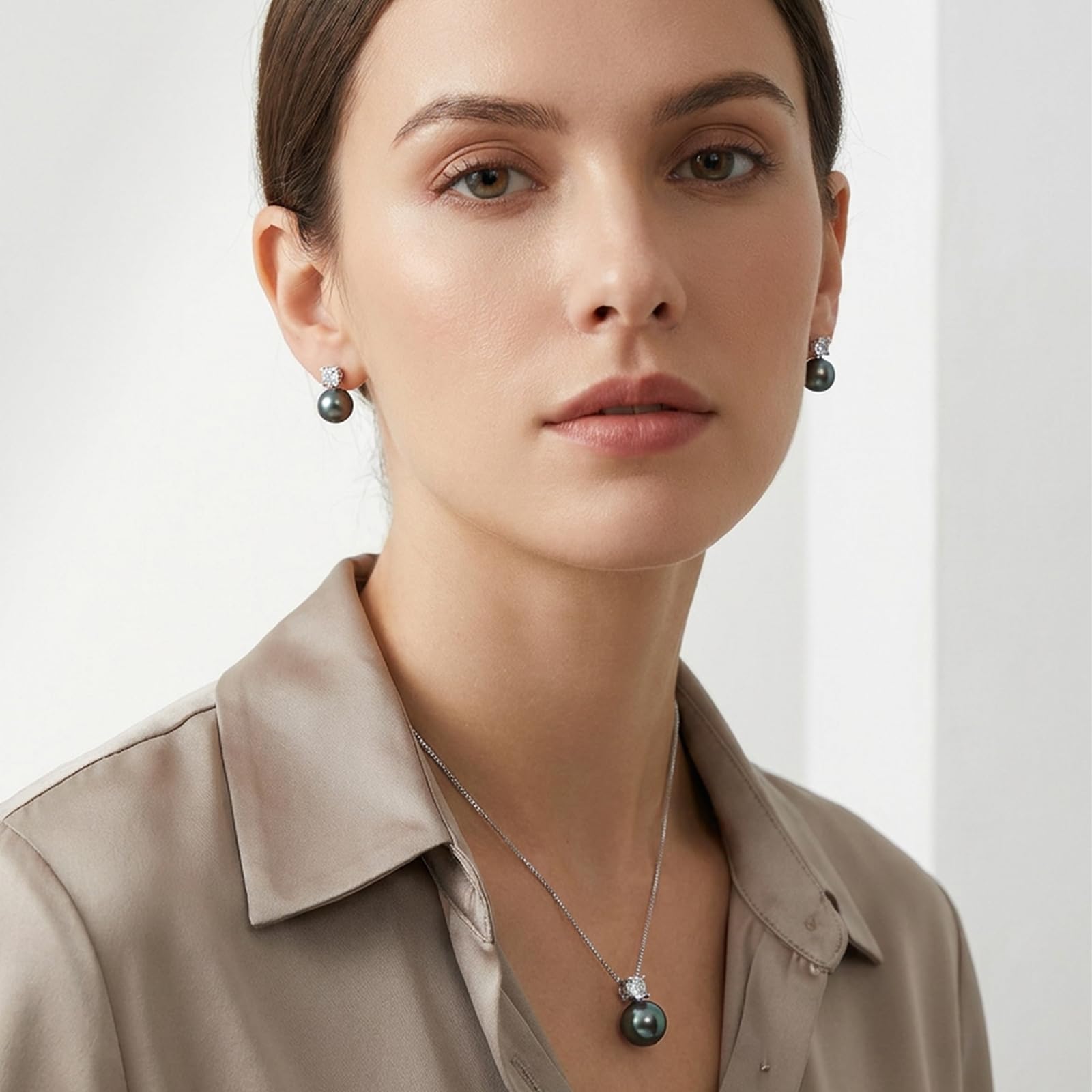 YAMI Perlenkette – Süßwasserperlenkette aus 925 Sterlingsilber, mit passenden Perlenohrringen, 5A-Zirkonia-Perlenanhänger, edles Schlüsselbein-Collier, luxuriöses Geschenk für Damen