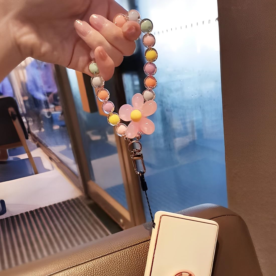Chaîne de téléphone portable courte avec fleurs, bracelet porte-clés, lanière, perles pour téléphone portable, compatible avec tous les téléphones portables, cordon universel pour téléphone