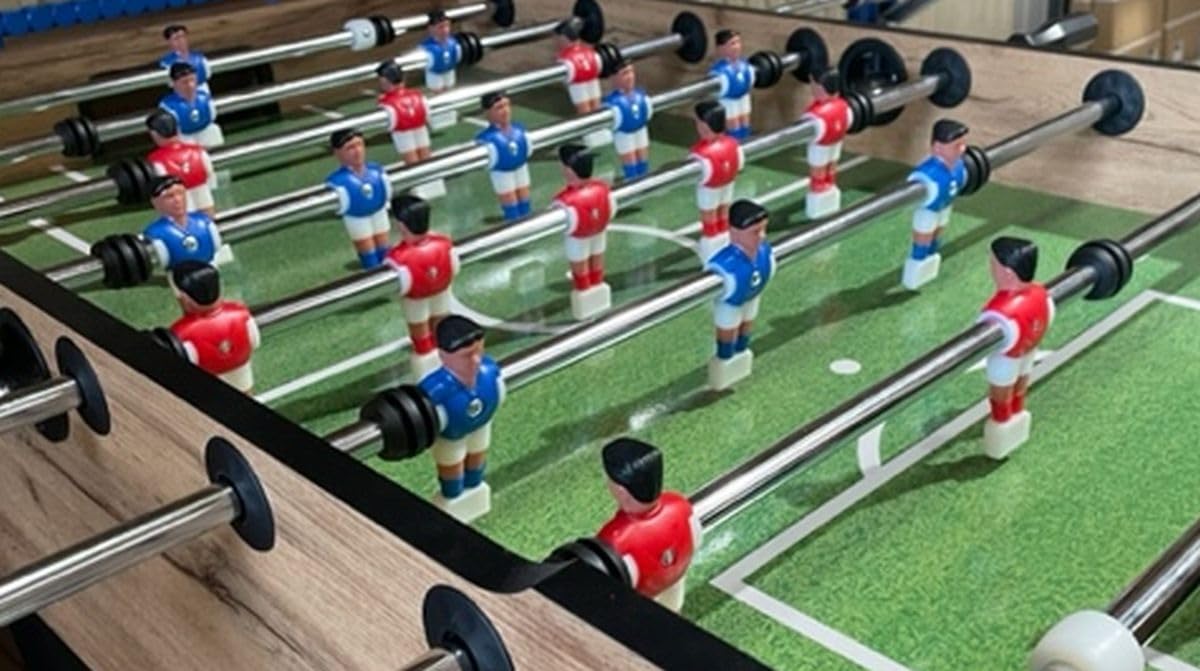 Leomark Kickertisch - SpaceFlex - Tischfussball zusammenklappbar, Kicker für Kinder, Tischkicker mit Zubehör, Jugendkicker für Party und Spielzimmer, Höhe: 86 cm, ab 8 Jahren