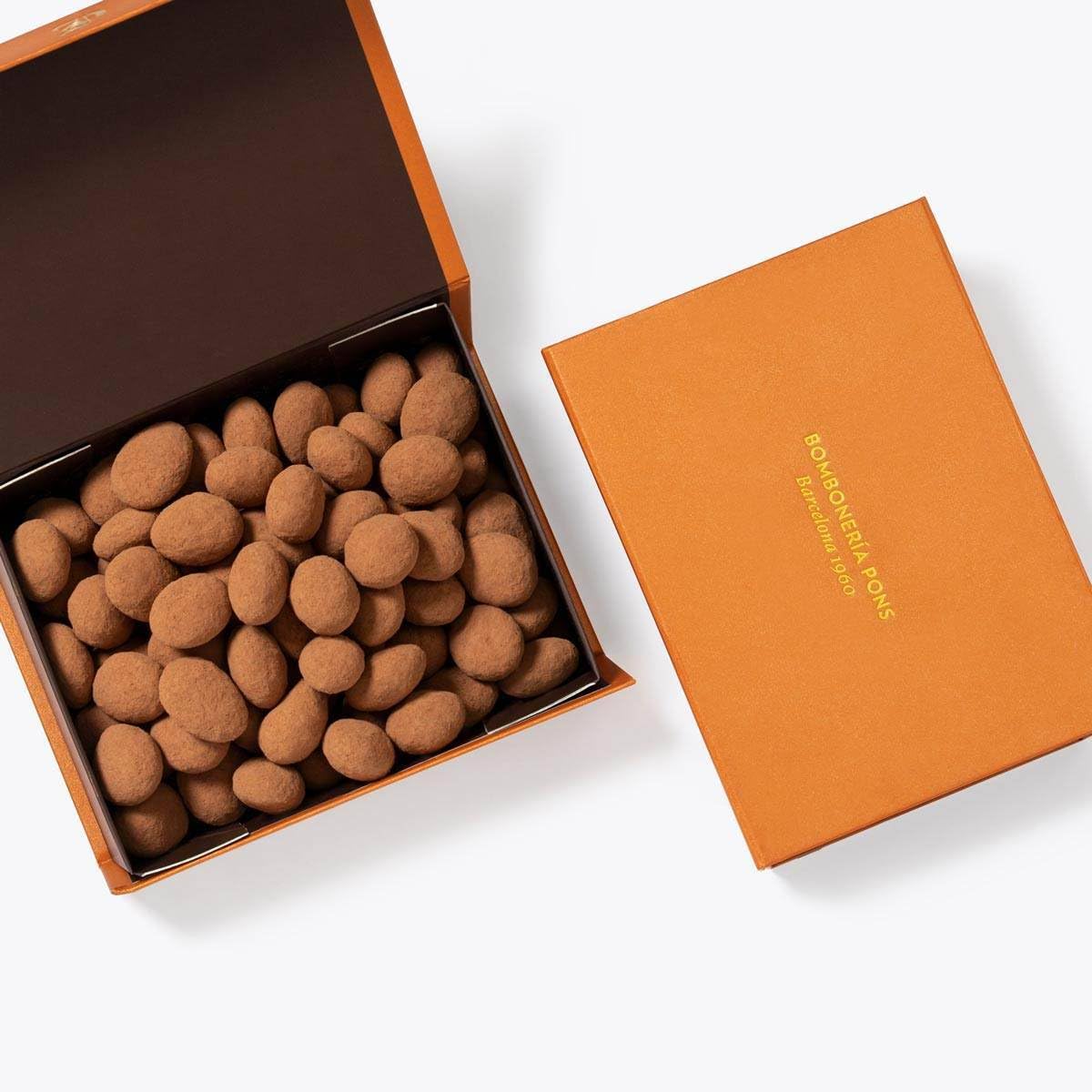 Almendras al Cacao Sin Azúcar – Caja 500g – Bombonería Pons – Chocolate Artesanal Sin Azúcar – Ideal para Diabéticos – Regalo Gourmet – Hecho en Barcelona