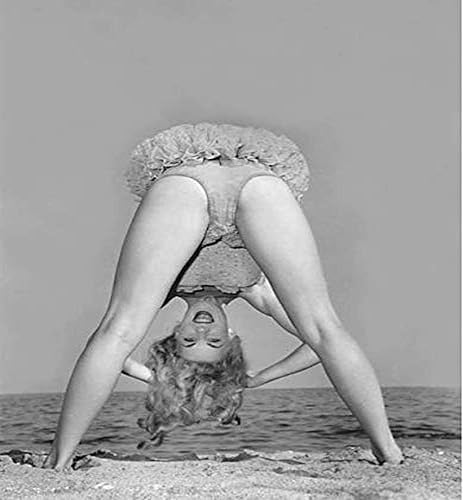 Posterazzi DAP12789 Betty Brosmer - Impresión fotográfica al revés, 8 x 10, multicolor