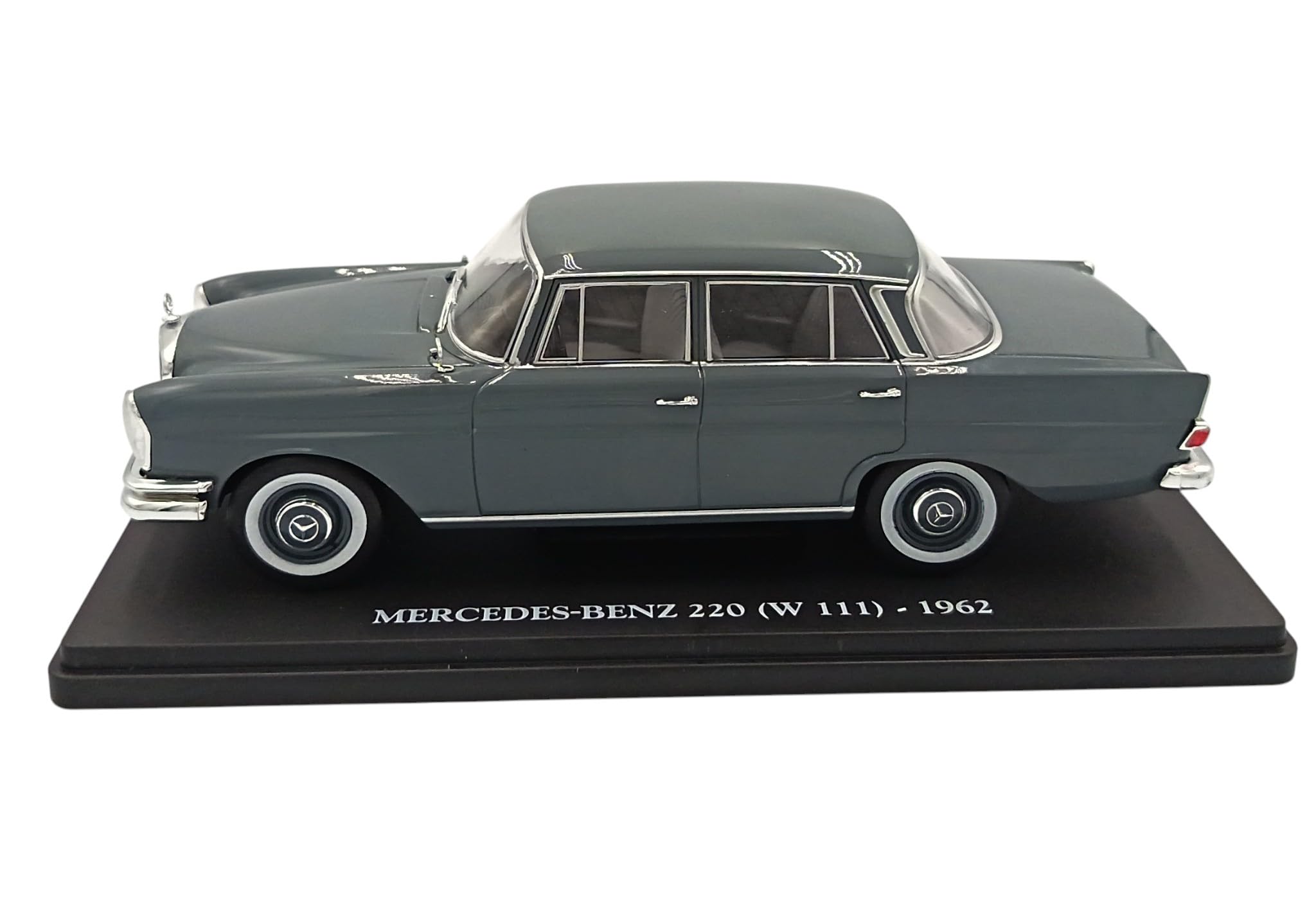 OPO 10 Modellino da Collezione in Scala 1/24 Compatibile con Mercedes-Benz 220 (W111) - 1962 - VC092