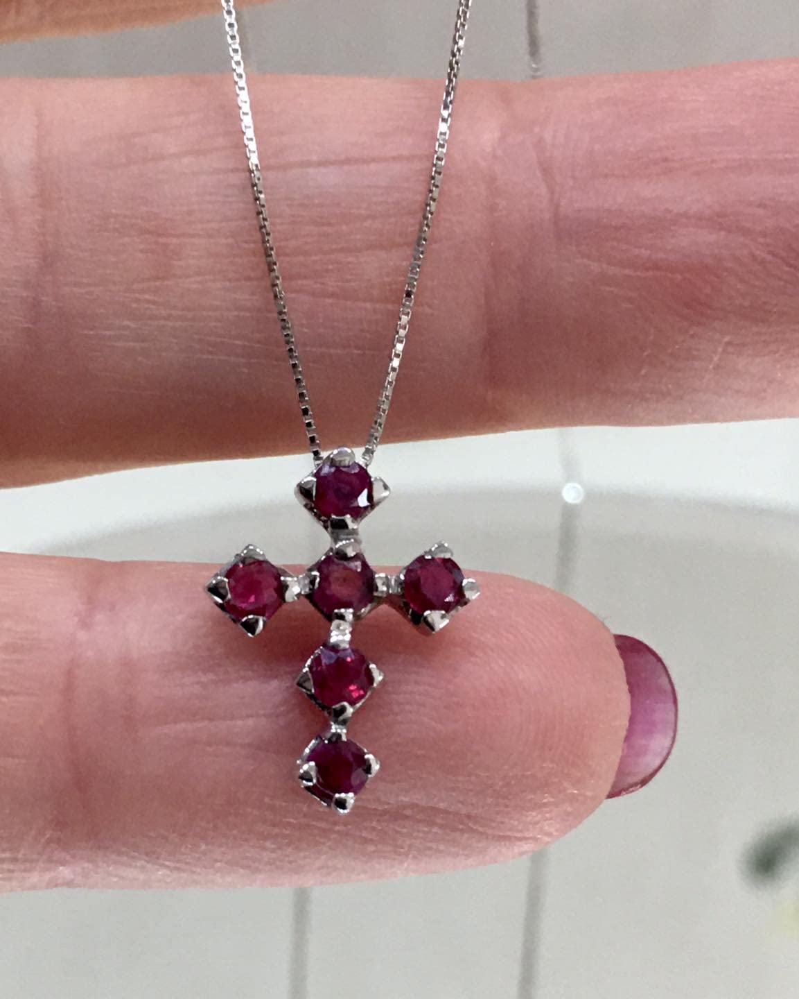 Collana girocollo da donna in oro bianco 18kt con croce cm 1,5 di rubini veri naturali taglio a brillante