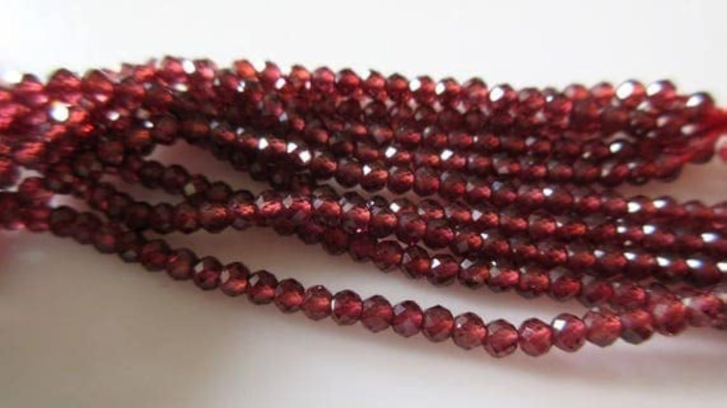 Perles en grenat 3mm pour créer vos propres bijoux bohèmes chics