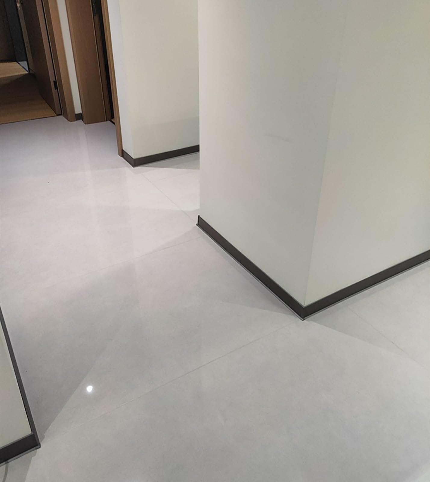 Rodapie Moldura de zócalo de aluminio Alturas de moldura 1.5/2.4/3.2 pulgadas Longitud 2/2.5/3.3/4/5/5.8 pies Base de pared de metal Borde de zócalo de arco redondo para baño(H-8cm/3.2in,L-25in/63.5cm