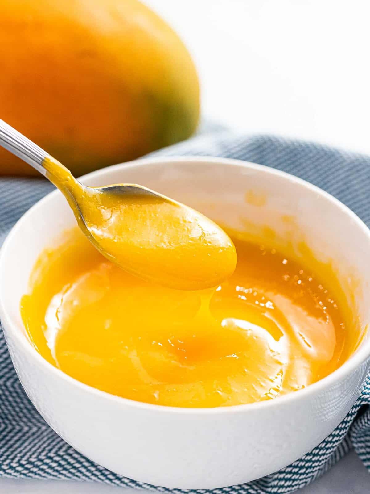 Puree Alphonso 1 kg z cukrem – Tropiczne przecierowe owoce do deserów, ciast, lodów, smoothie, drinków, sosów i nadzień – Profesjonalne opakowanie dla gastronomii, cukierni i domowych wypieków