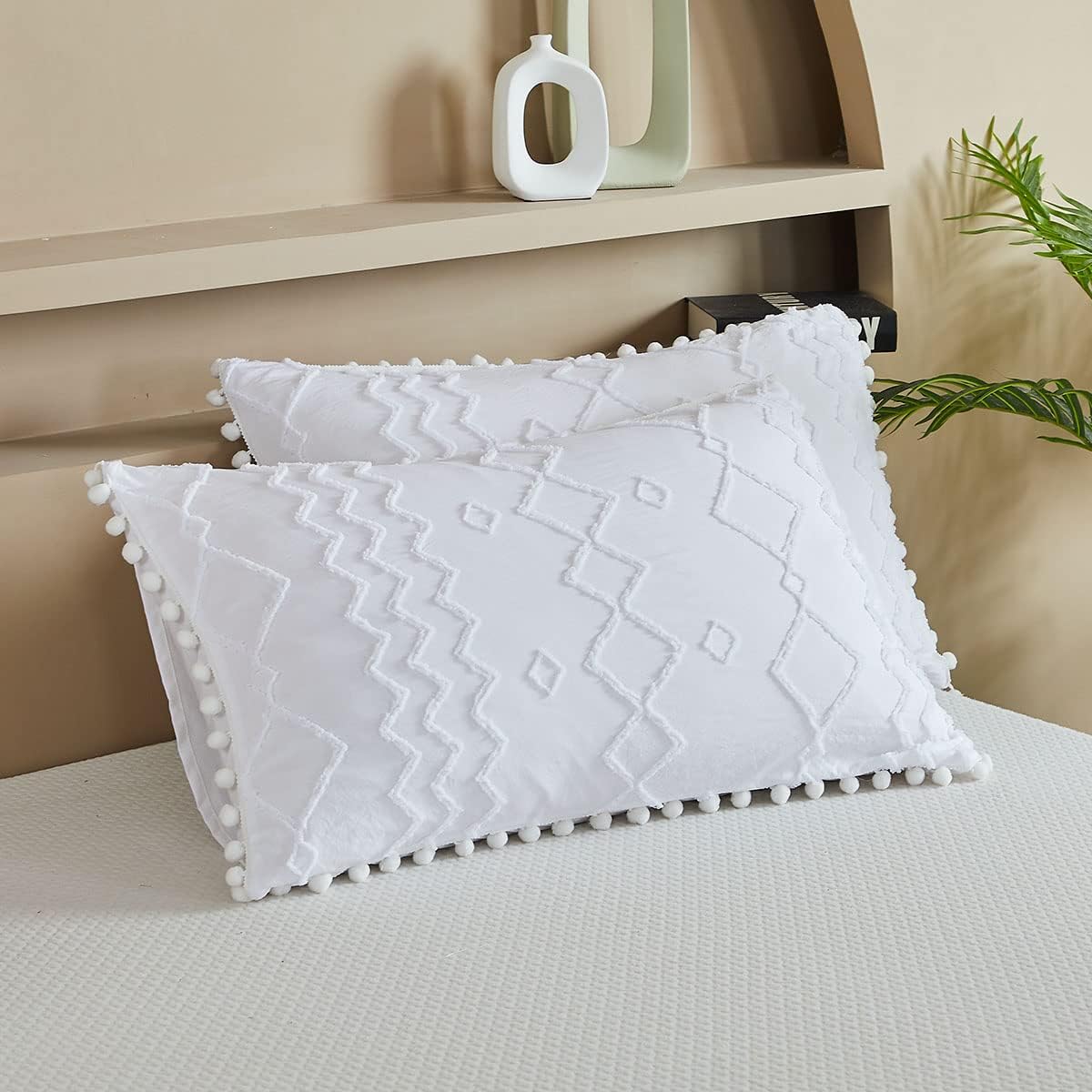 FADFAY Boho White Pom Pom Duvet Cover Set – Queen Size 3-Piece 100% Cotton Bedding, Soft Tufted Farmhouse Style with Zipper, Cozy & Reversible for All Seasons