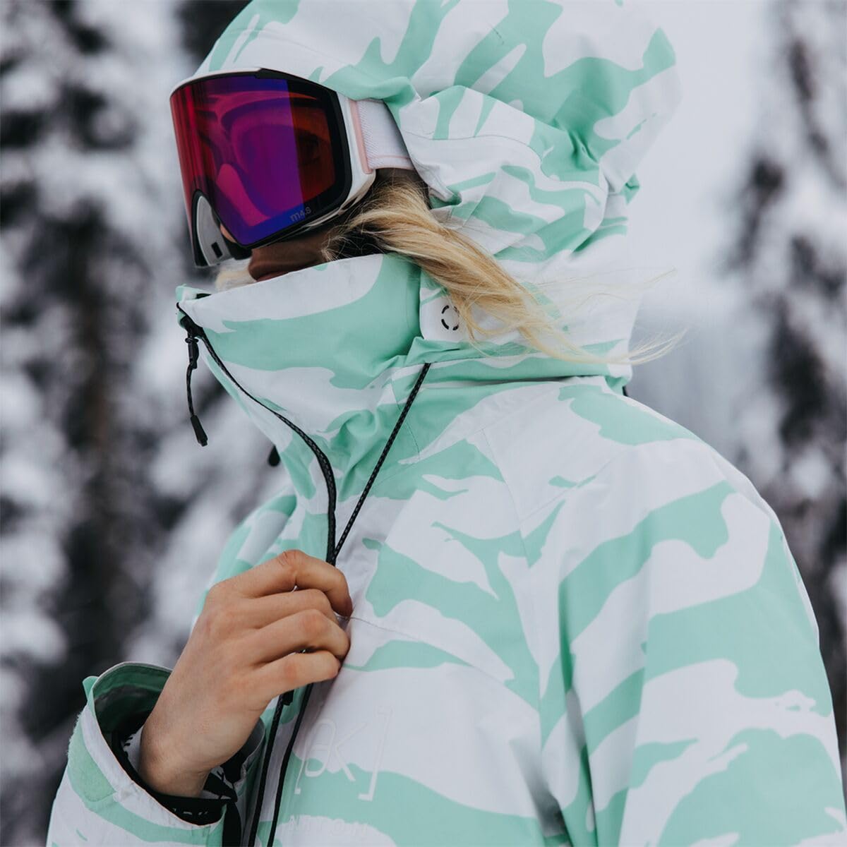 Amazon.com : Burton 100101BAIZSRegular Women's [ak] Embark Gore