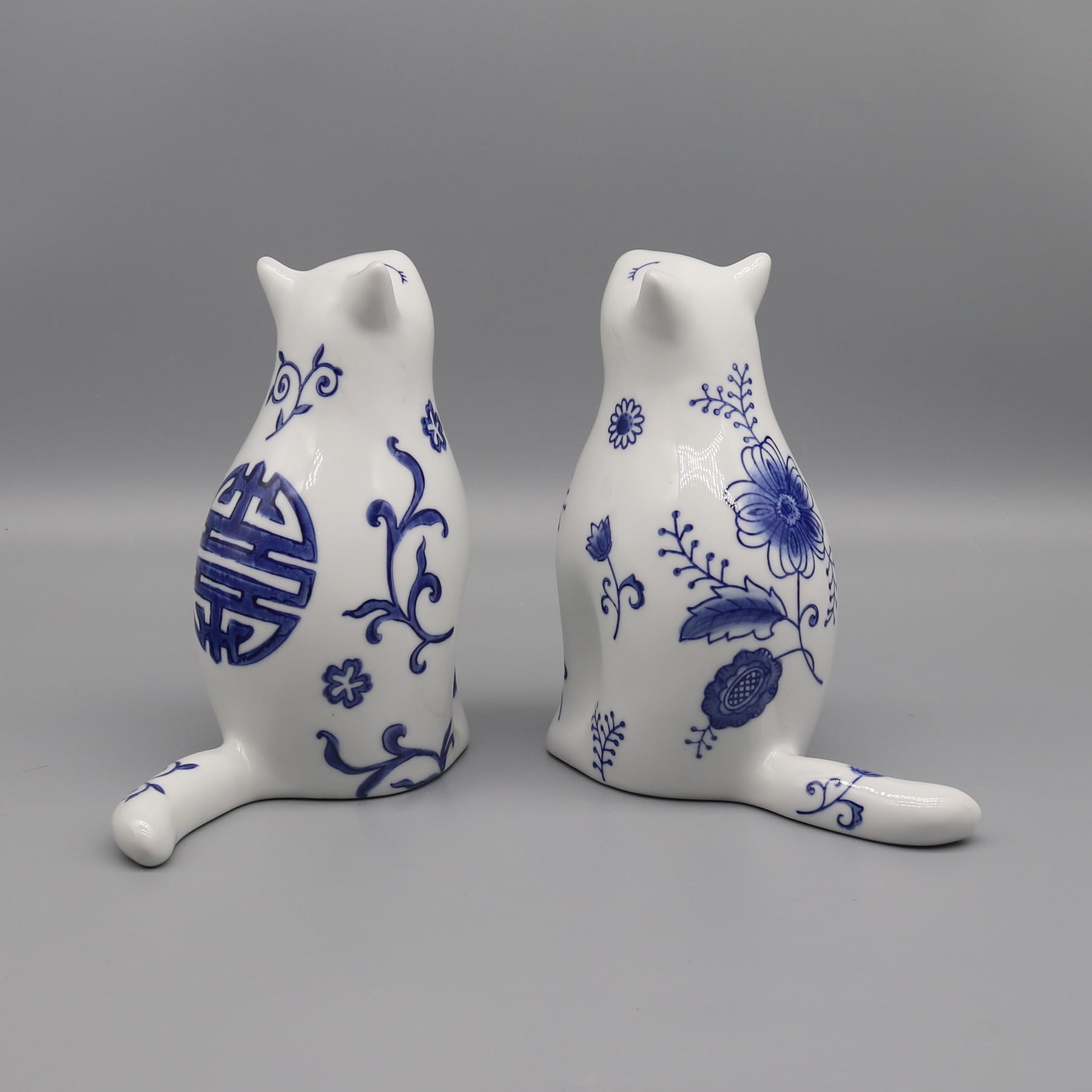Eastern tide Figuras de gato de cerámica, patrón floral azul y blanco, juego de 2, 16 cm de altura, estilo de porcelana china
