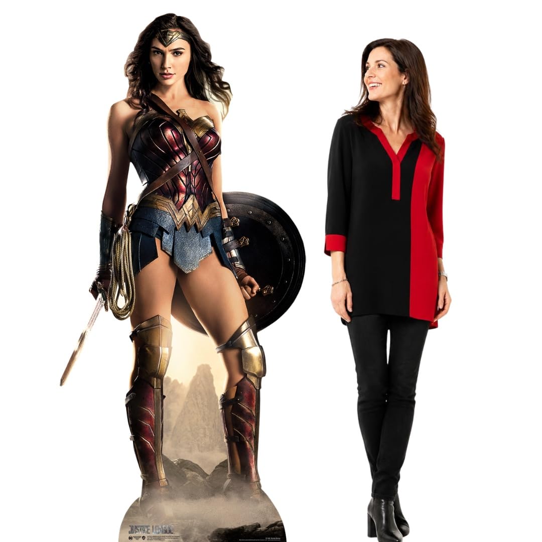 Star Cutouts Ltd Sc1646 Dc Comics Cardboard Cutout, Wonder Woman Shield