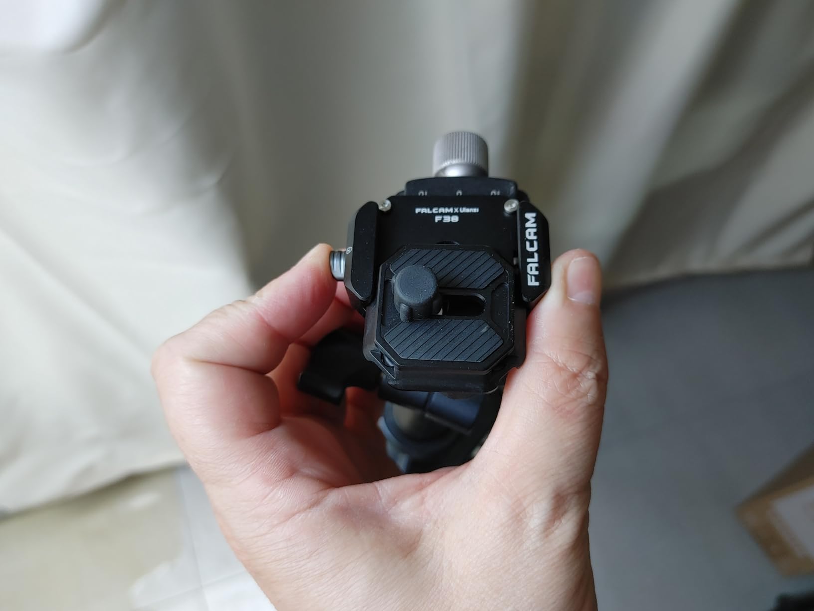 ULANZI F38 Camera Quick Release Plate w 1/4