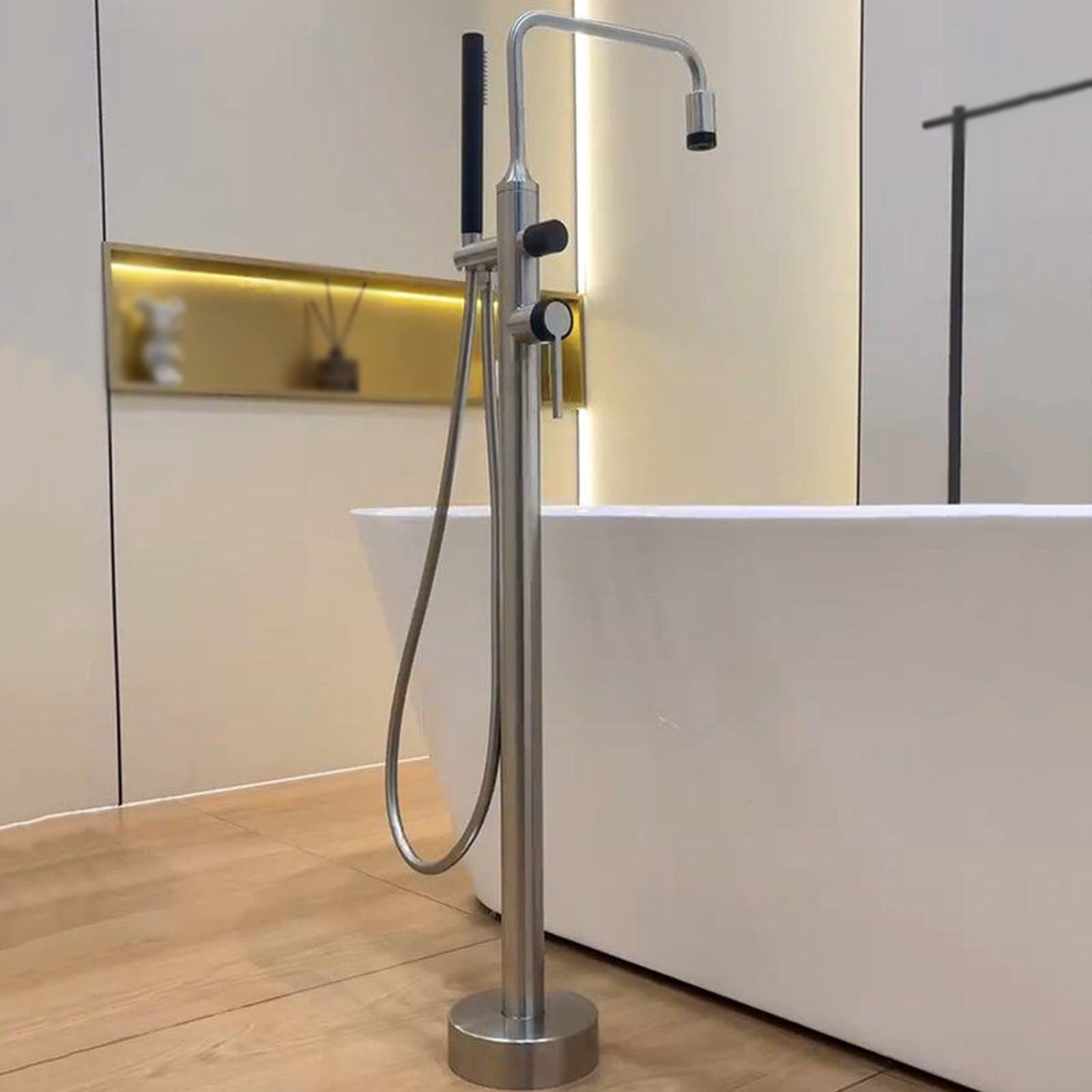 Grifo Mezclador de Bañera Y Ducha Grifo de Bañera de Pie Acabado Dorado Cepillado Monomando Agua Caliente Y Fría Acero Inoxidable Grifos de Bañera Independientes Montados En El Suelo