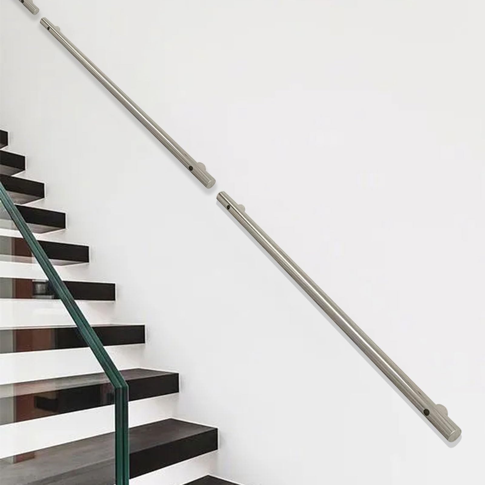 Rampe de pied durable en inox pour sécuriser l'accès au jardin et escalier de terrasse