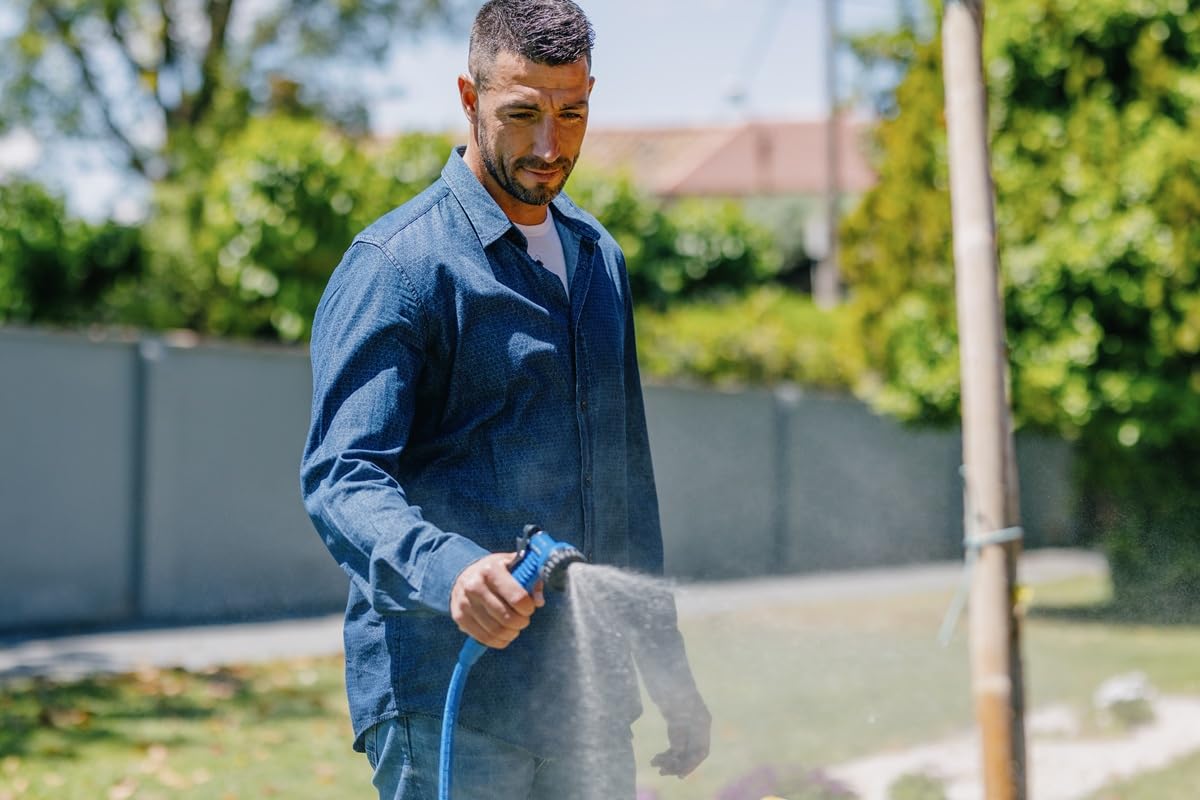 Goodyear – Manguera de Jardín Expandible 30m (100ft), Ligera y Anti-Torsión, Incluye Pistola de Riego 7 Posiciones y Conectores Rápidos 1/2" y 3/4", Azul