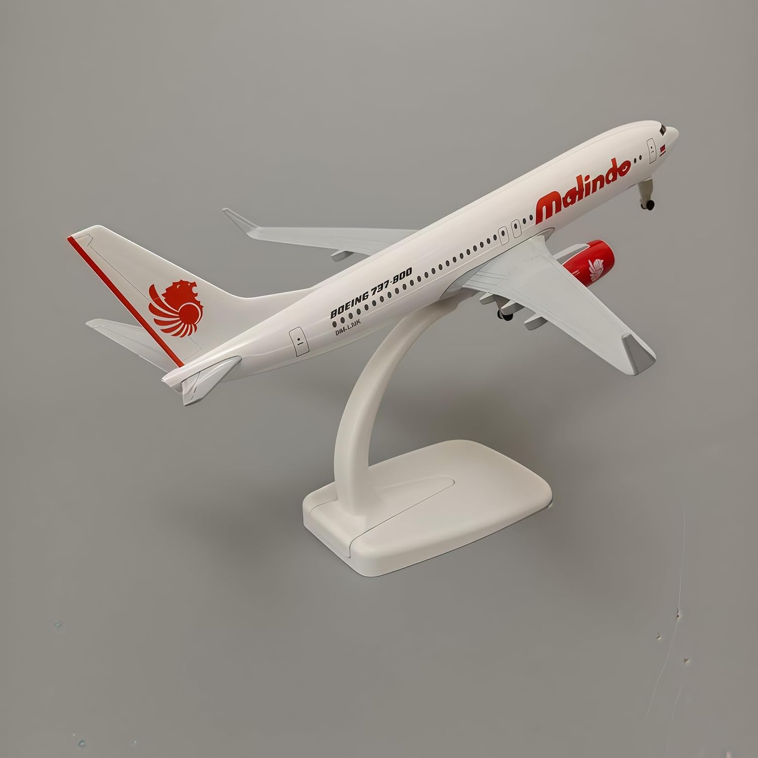 Diecast Metal Malindo Air Boeing 737 Model 1/300 Scale 20cm Precision Strong Display Aircraft for Desk Collection Gift