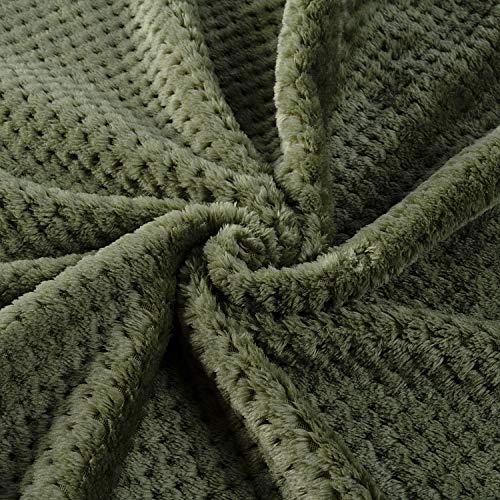 Image of Pet Blanket for Dogs or Cats - Warm Soft Fuzzy Plush Fleece Throw for Puppy, Kitten, Small, Medium, Large Pets - Bed, Couch, Sofa, Travel (S /24 inch x 32 inch, Dark Green)