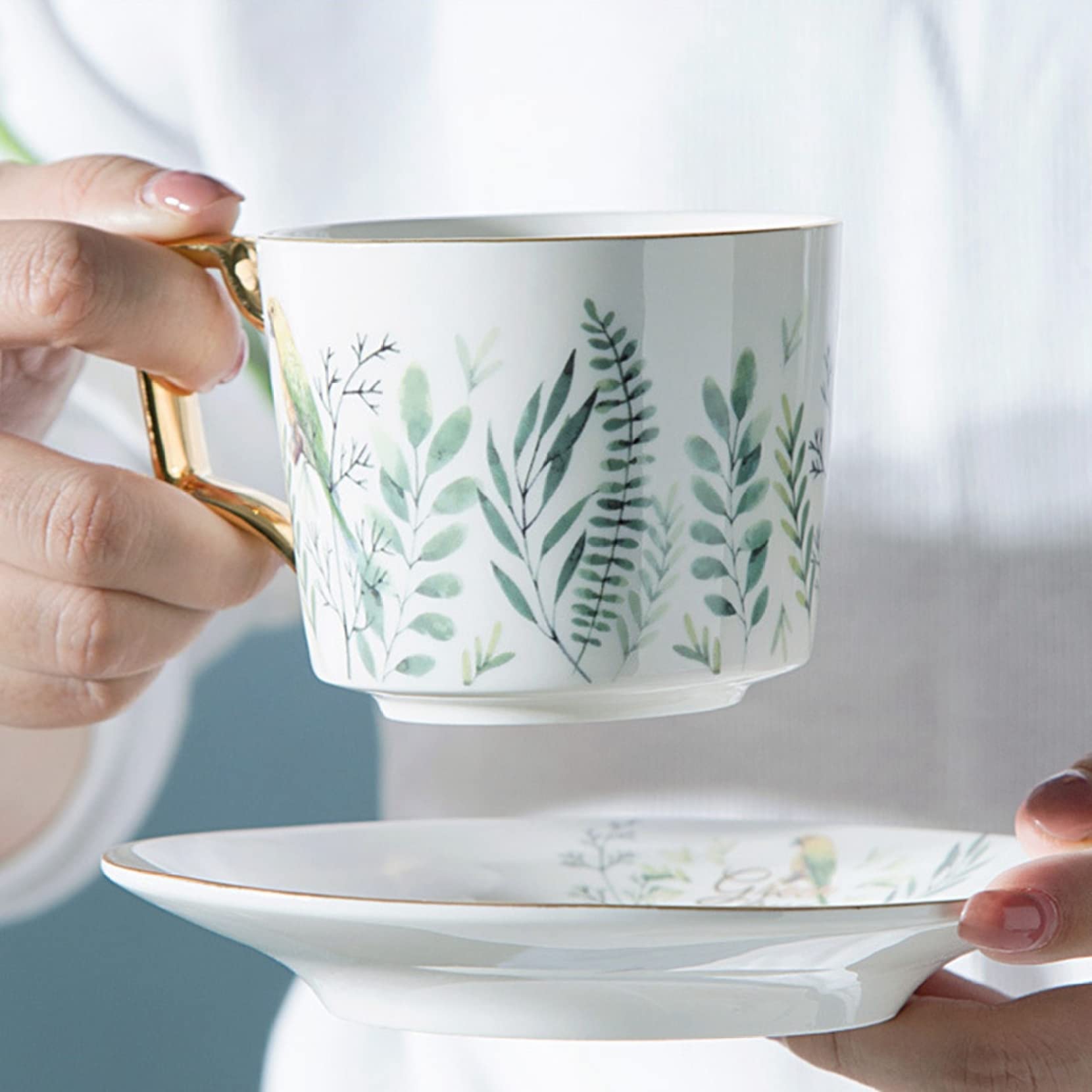 Amazon｜コーヒーカップ ソーサー ティーセット ボーンチャイナ 4客・2  