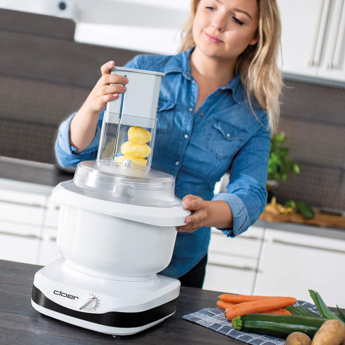 cloer 7001 Küchenmaschine mit 6 Liter Rührschüssel, Knethaken, Schneebesen, Kuchen-Rührbesen, und Schüsselschaber, 6 Geschwindigkeitsstufen, 650 W, weiß