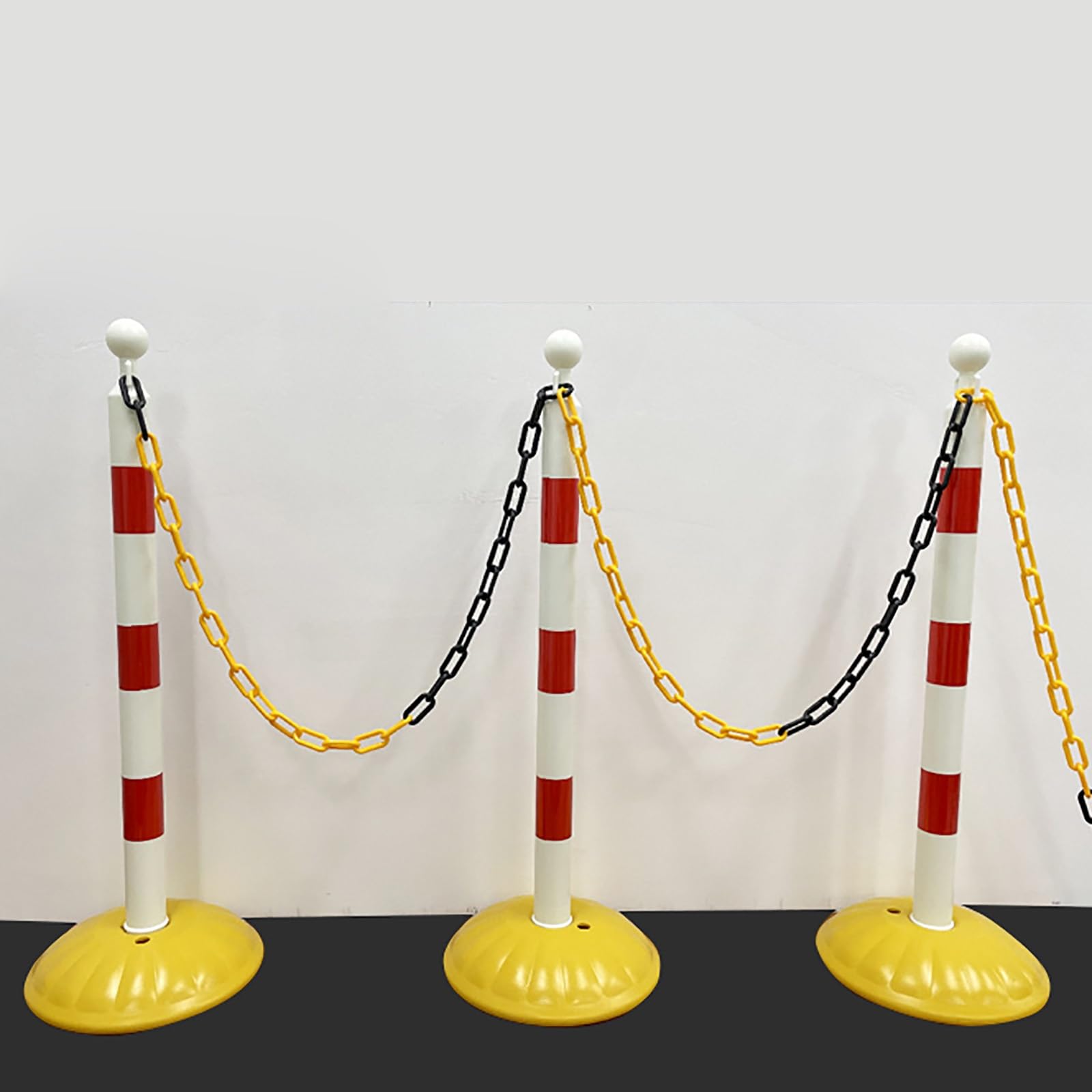 Postes Separadores, Cono de Seguridad, Bolardos de Seguridad, Barreras de Control de Multitudes, Postes de Control de Multitudes, Conos de Tráfico con Base Amarilla
