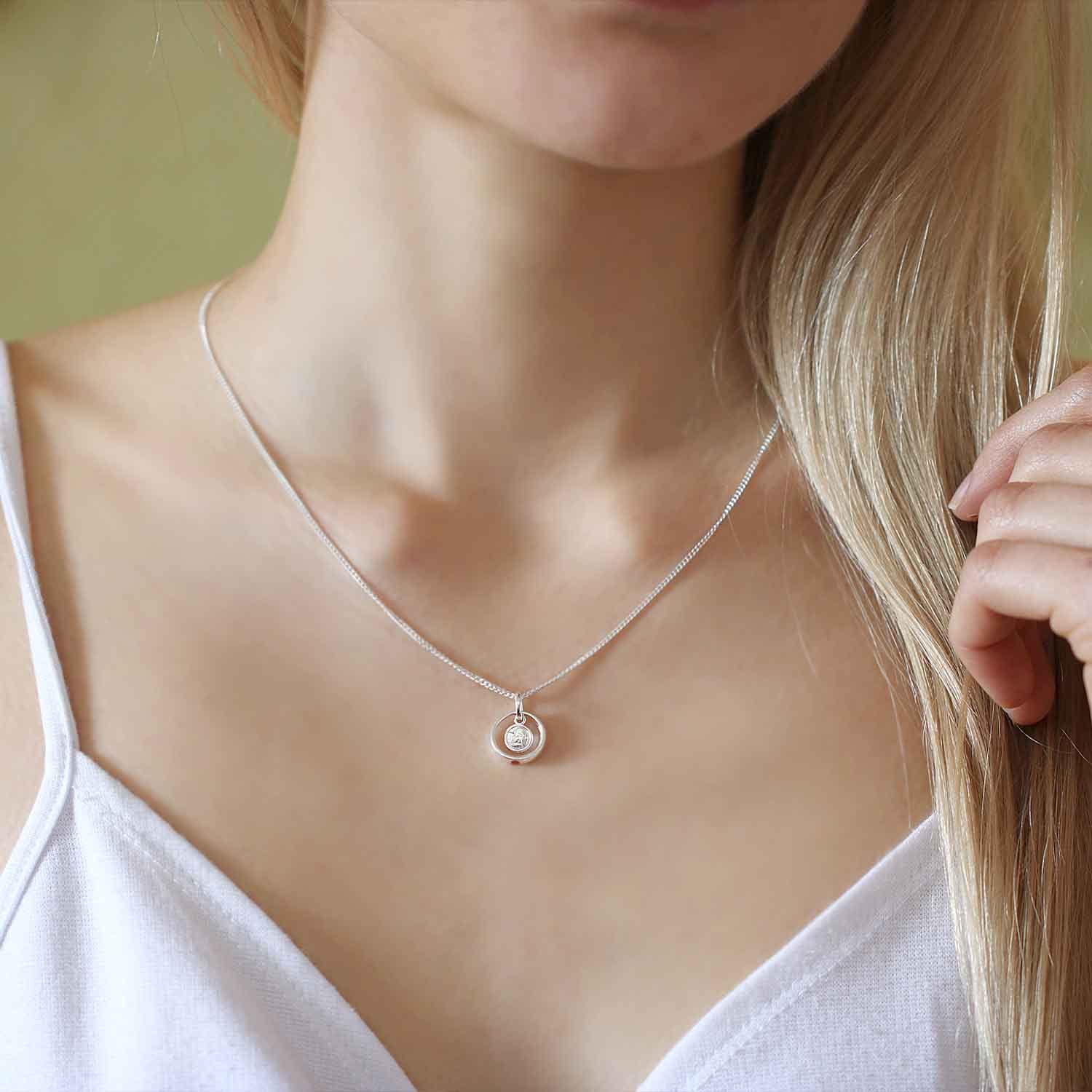 CLEVER SCHMUCK Taufkette Silber Schutzengel Ø 12 mm Engel rund mit Zirkonia rot mit Panzerkette 34 cm STERLING 925 Taufgeschenk im Etui