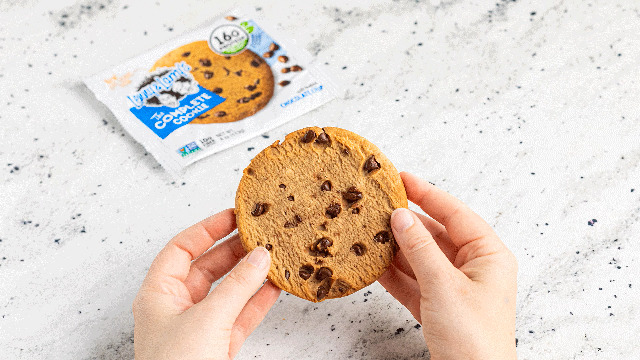 Lenny & Larry's The Complete Cookie – Chocolate Chip 4Oz BOX OF 12