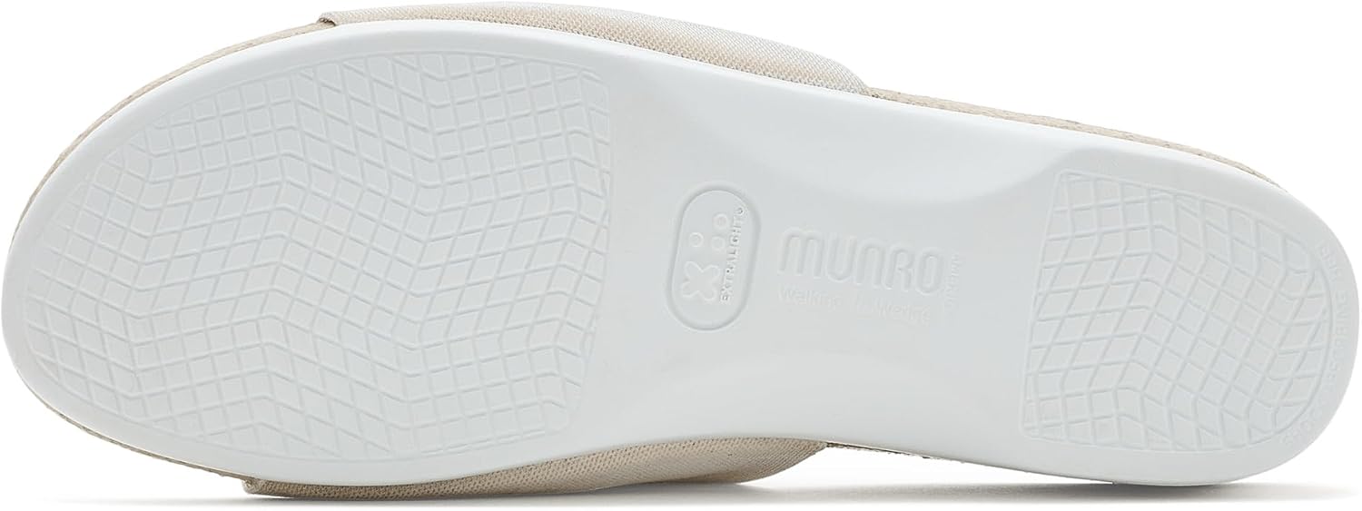Munro Women's Casita, Gold, 6.5, Narrow
