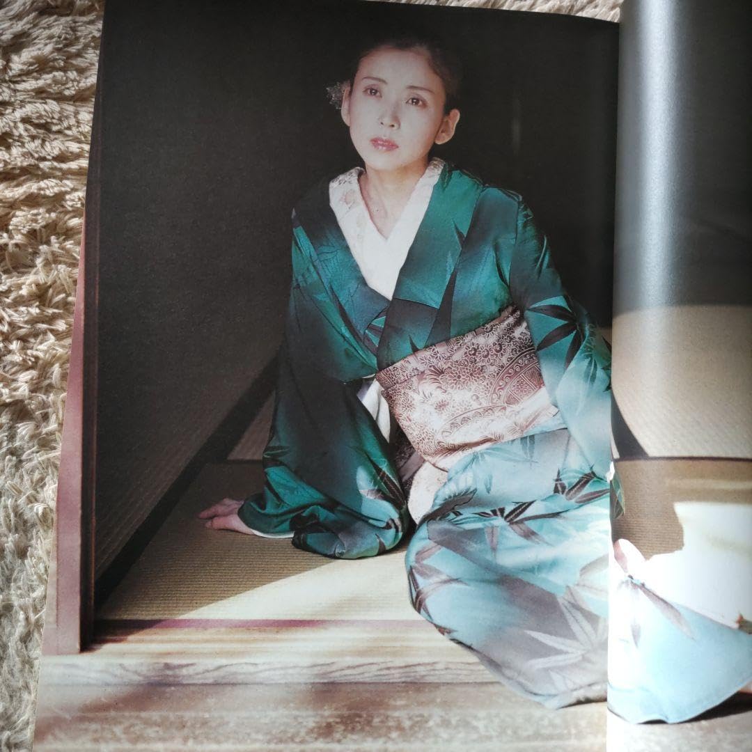 Amazon.co.jp: 鍵 川島なお美 写真集 ※帯がない場合があります