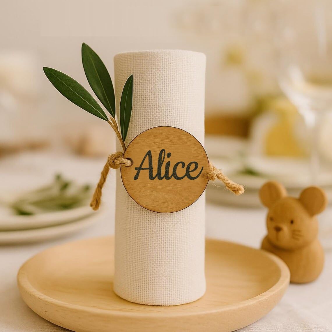 Rond De Serviette en Bois Personnalisé avec Nom, Marque-Place Gravé for La Table Réception, Étiquette Circulaire Naturel Décoration Corde Chanvre for Mariage, Anniversaire, Noël(100pcs)