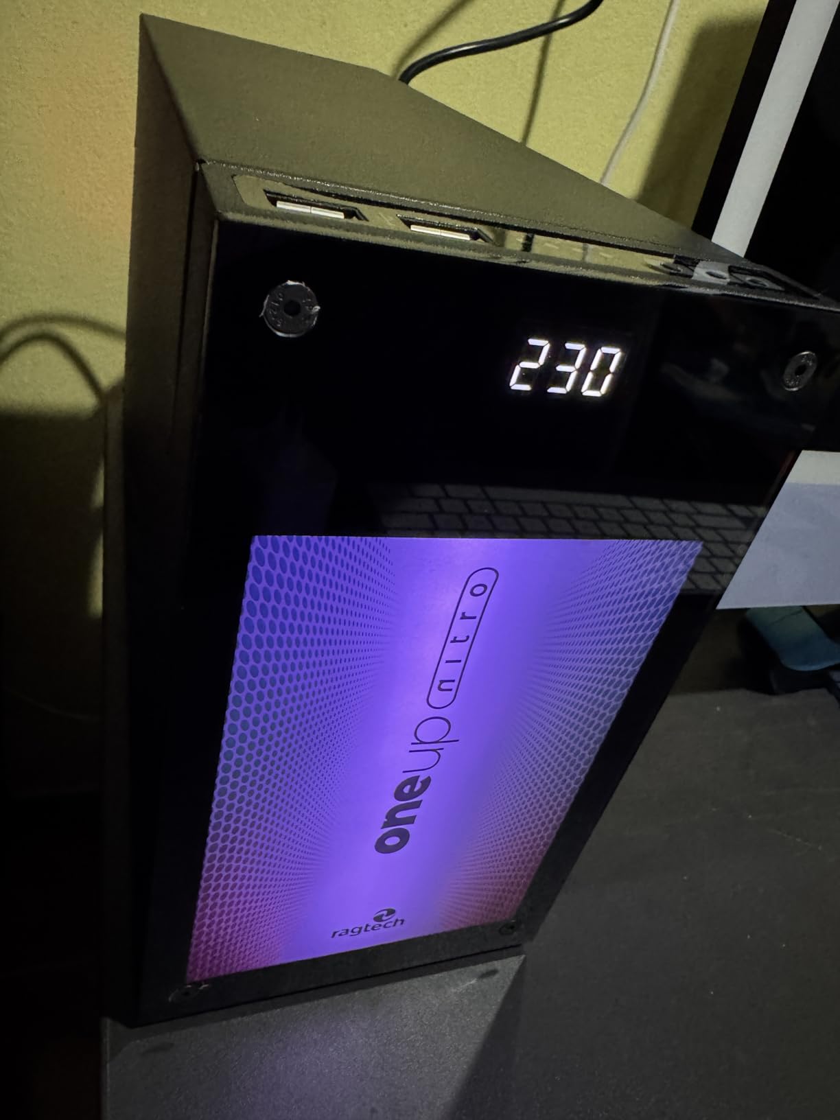 Nobreak GAMER Senoidal One Up Nitro 2000 2000VA/1400W 220V 9 Tomadas Modelo 4589 Ragtech photo review