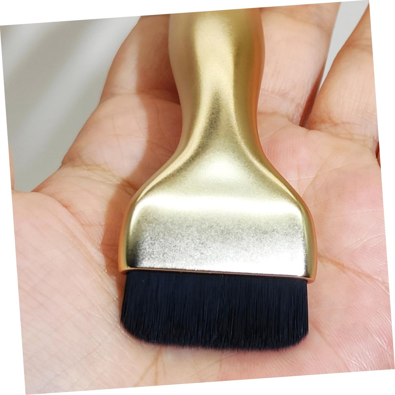 Gogogmee Airbrushed -thin Powder Foundation Brush for Natural Look Plastic Makeup Brush for Girl