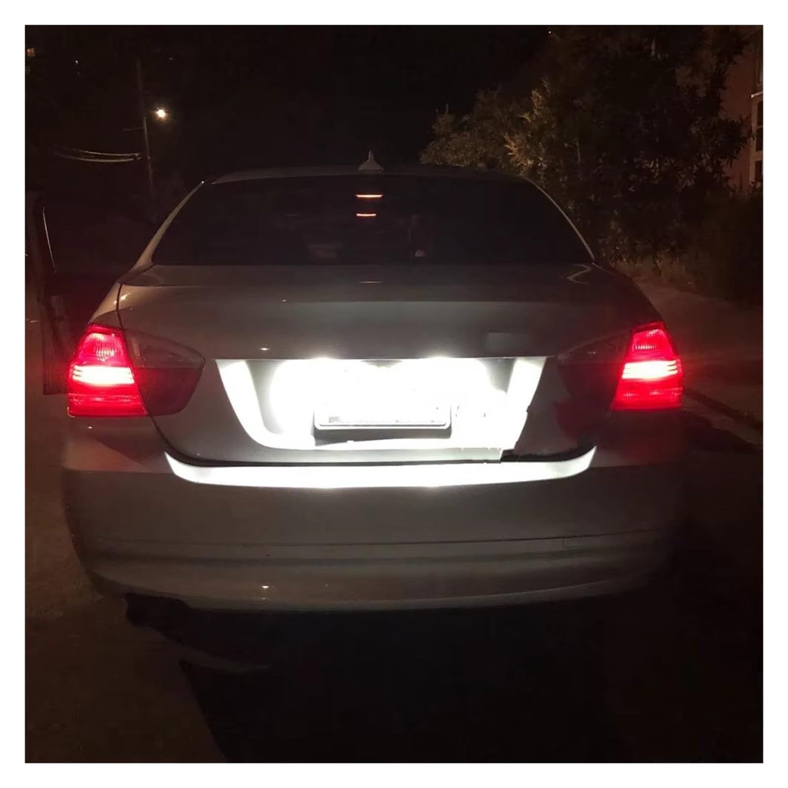 Luz de matrícula Trasera 2PCS Luz de matrícula LED para Skoda para Rapid para Octavia para Superb para B6 para Fabia 2009-2015 Luces de matrícula