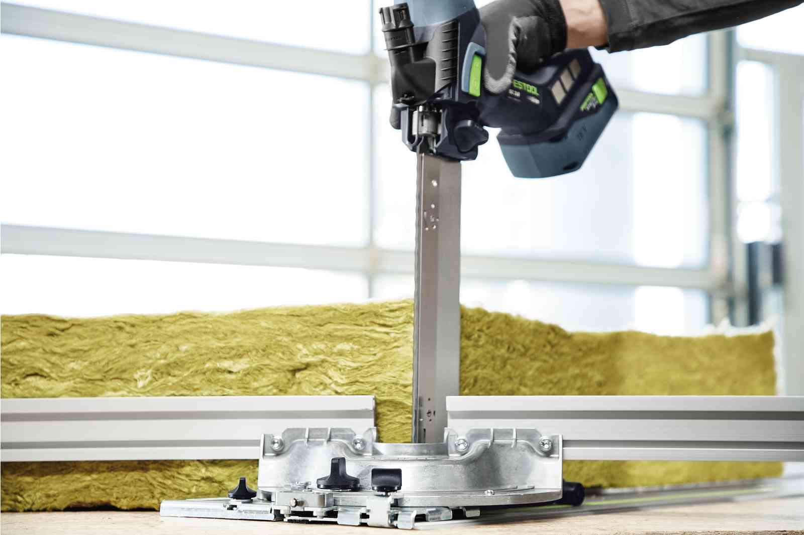 Festool Akku-Dämmstoffsäge ISC 240 HPC 4,0 EBI-Plus (mit Akkupacks, Schnellladegerät, Schneidgarnitur Wellenschliff, Adapter-Tisch, Führungsschienen-Schlitten), im Systainer