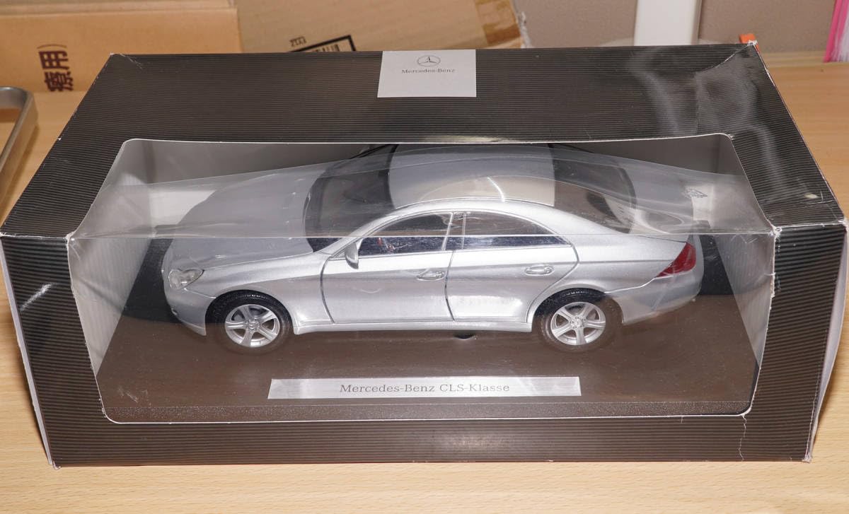 マイスト　メルセデスベンツCLS-Class Maisto Playerz Diecast Mercedes-Benz CLS-Class 1:18 NEW IN