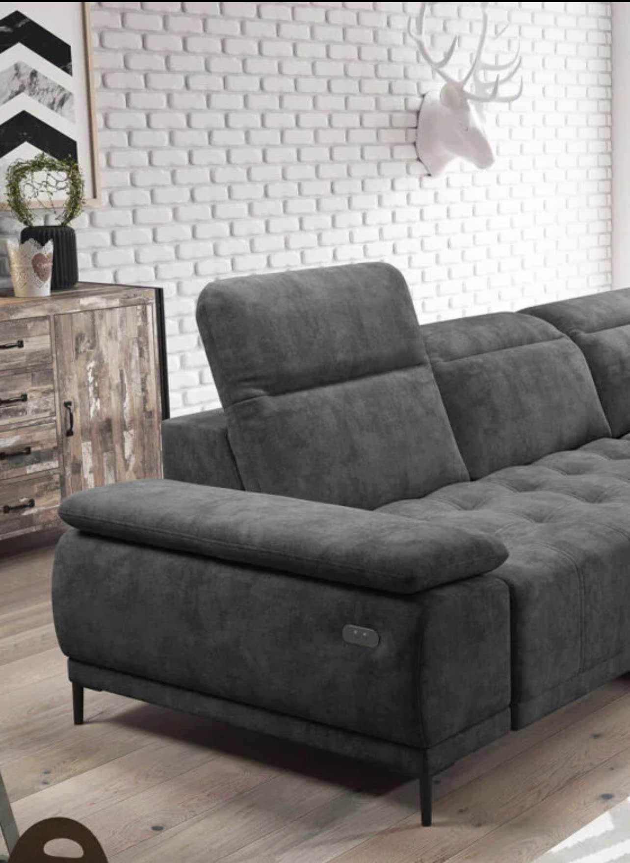 Ecksofa Focus L mit elektrisch verschiebbarem Sitz - schön und bequem, die Möglichkeit, die Position der Kopfstützen zu ändern (Salvador 11 Linke Seite)