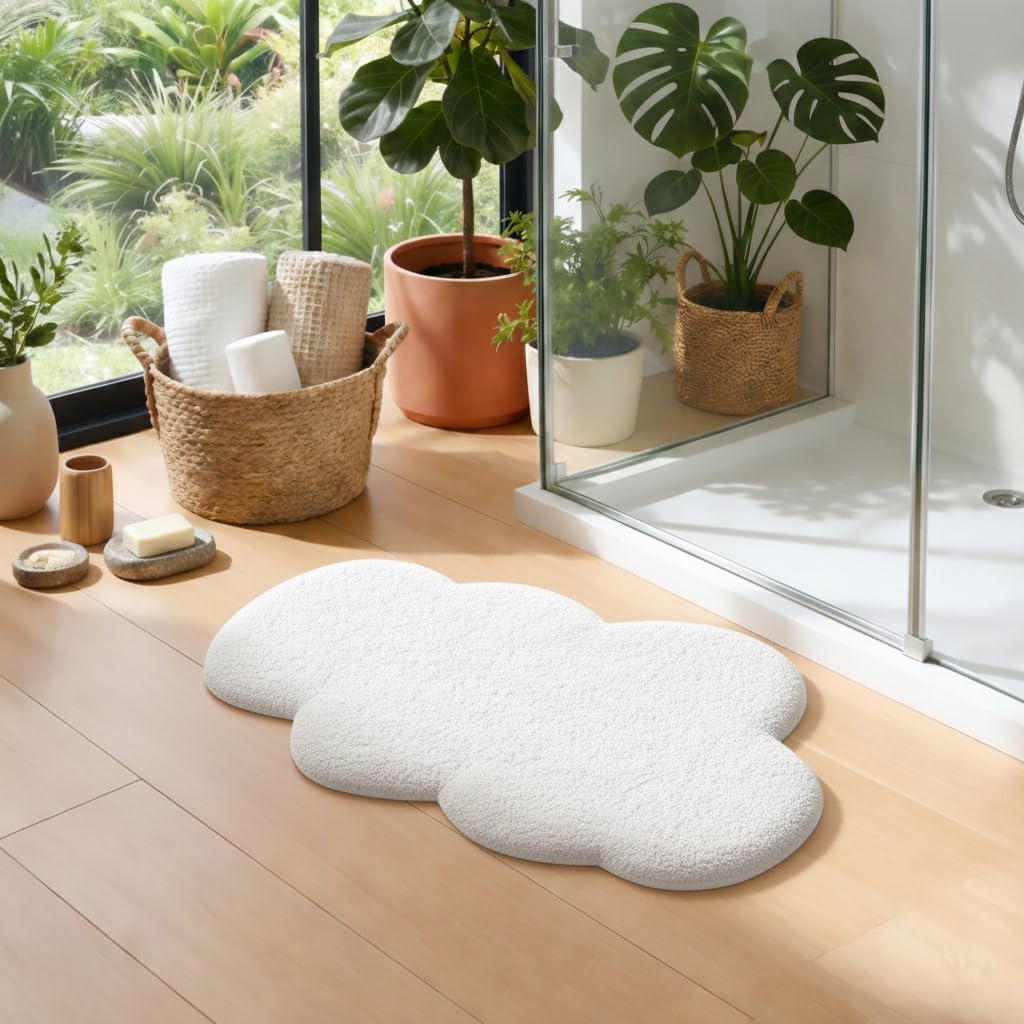 Color&Geometry White Cloud Cute Bath Mat,Non Slip Bath Mat Quick Dry Bathroom Rugs 24"x36" Absorbent Fluffy Microfiber Plush Washable Bathroom Rugs,Scalloped Bath Rug for Kids,Nursery, Floor Carpet