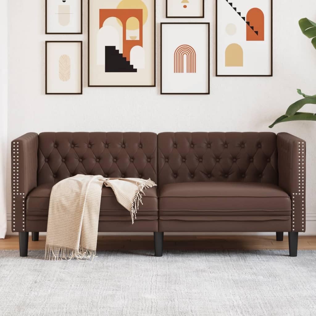 Poltrona classica Chesterfield con chiusura a bottoni, elegante poltrona da club per soggiorno in ecopelle di facile manutenzione in marrone con seduta imbottita per una seduta comoda