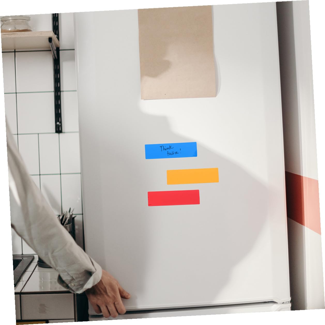 Magnetische Namensschilder 60 Stück aus Umweltfreundlichem Material Magnetetiketten Wiederverwendbar Trocken Abwischbare Beschreibbar und Zufällige Farbe für Büro und Lager