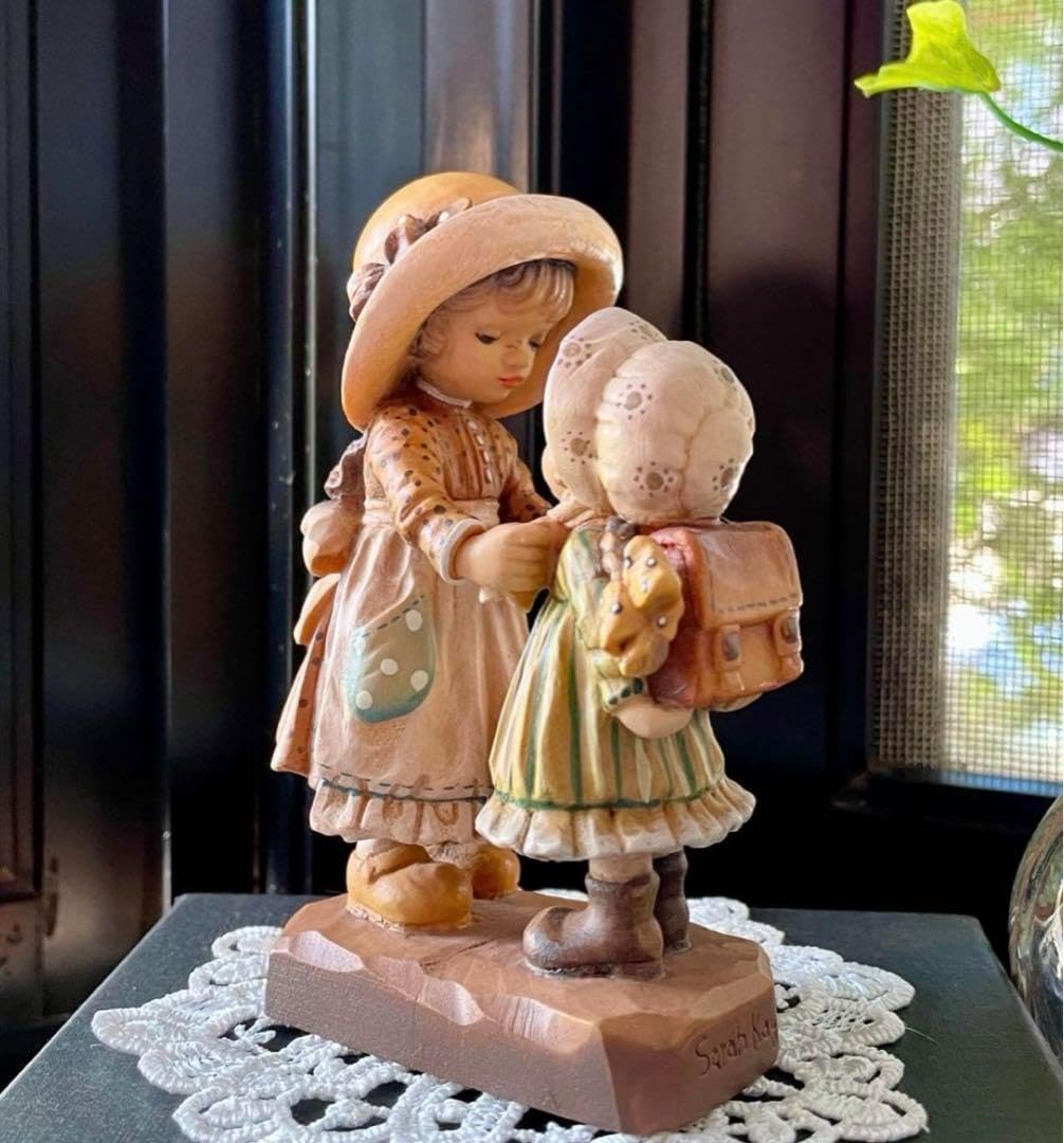 アンリ人形　ANRI サラ・ケイ　10㎝　　　　　【Off to school】 アンリ人形 ANRI サラ ケイ 10 Yearly Check Up 置物アンリ人形 人形