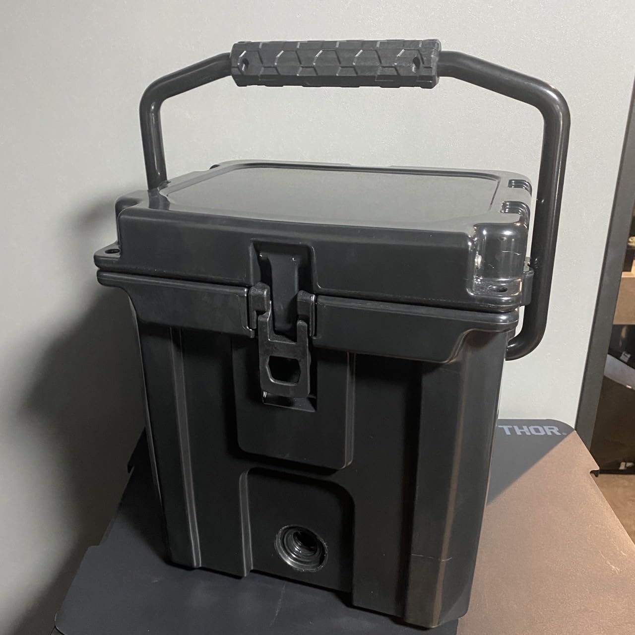 氷が3日位保ちます！アンプラグド ハードクーラーボックス ブラック