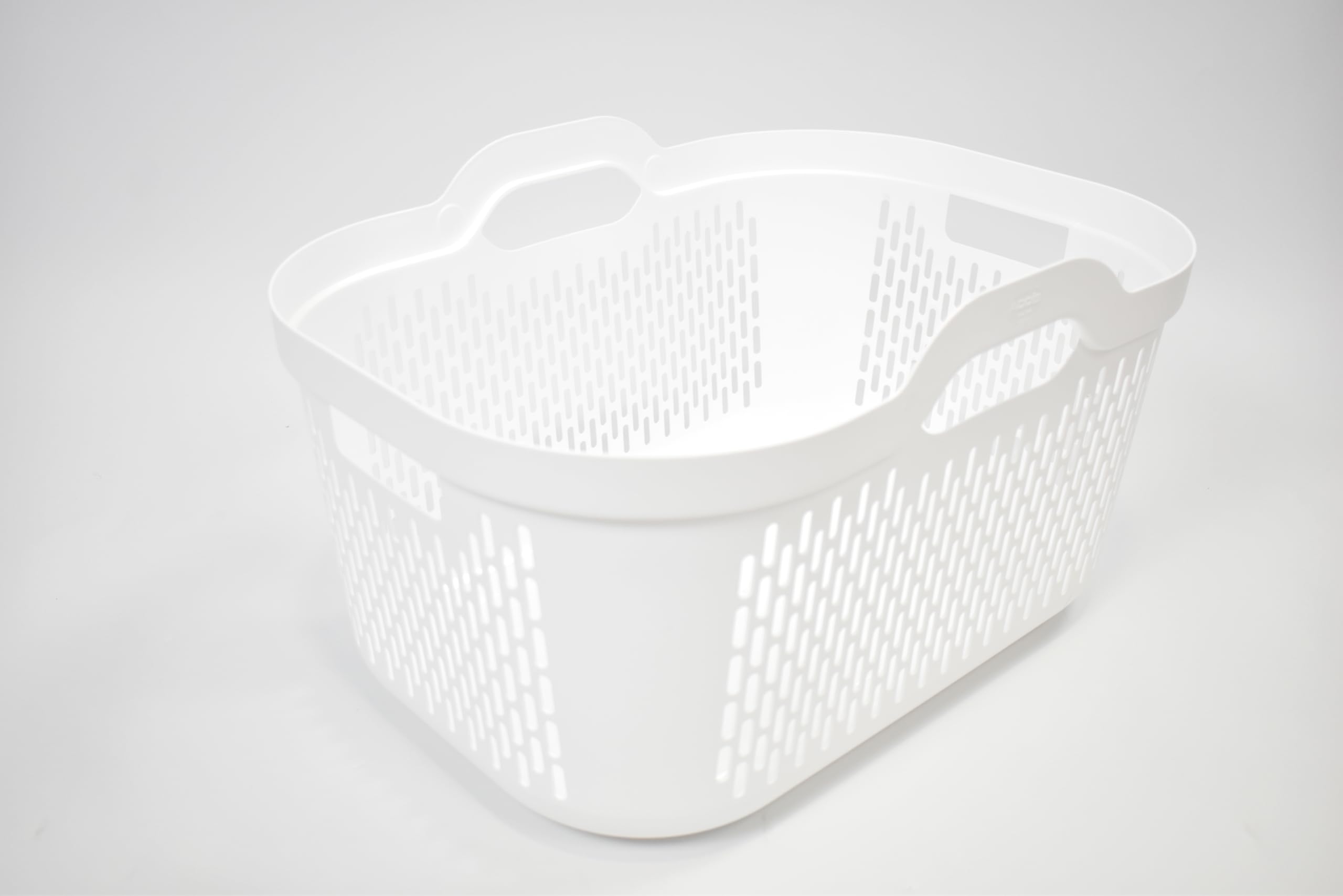 Addis Signature 45L Laundry Basket with Built-In Handles, Large Plastic Washing Basket for Clothes & Family Laundry, Ventilated, Durable UK Made, White