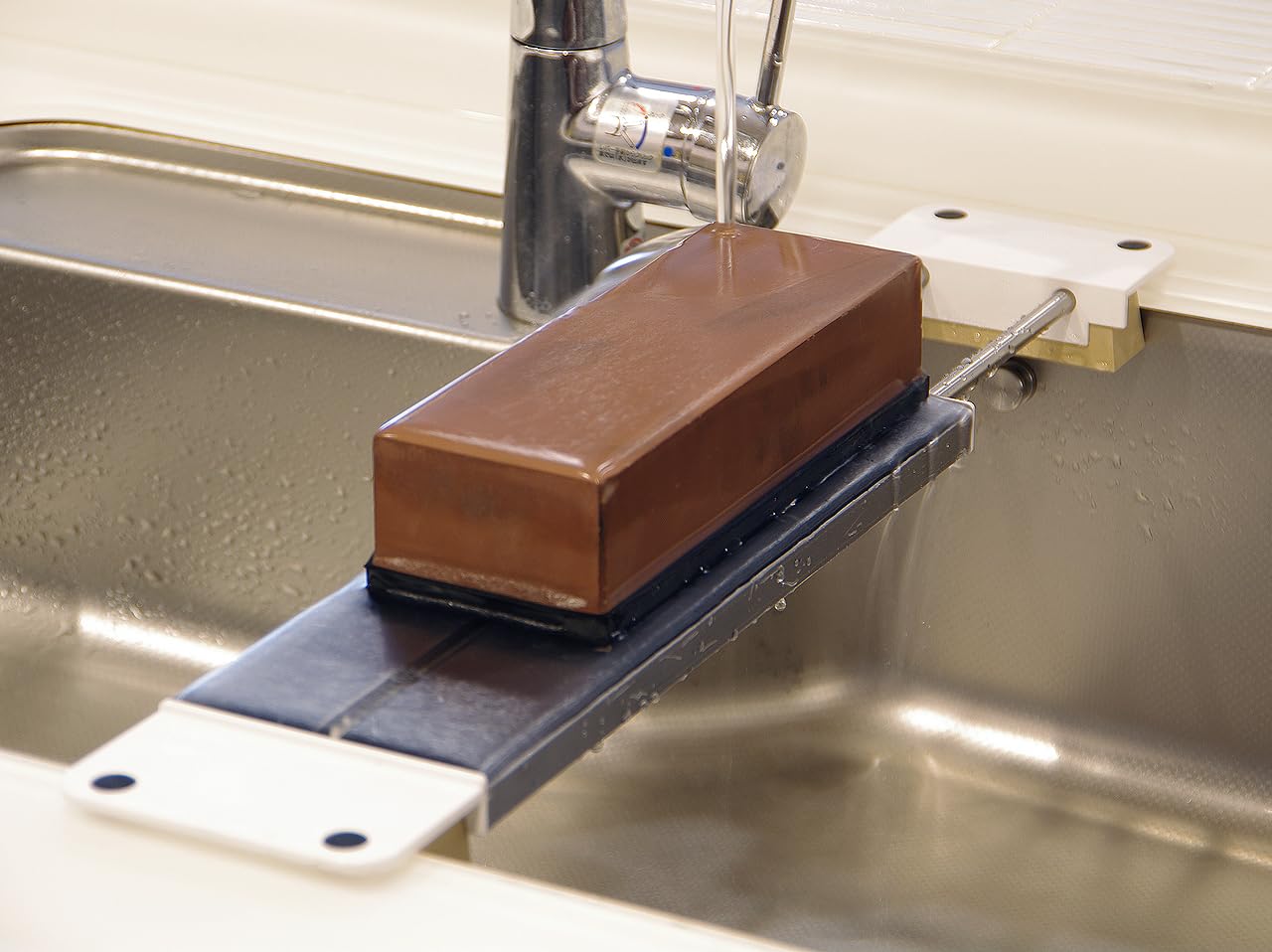 Table d’affûtage Longue Support Coulissant Socle pour Pierre à Aiguiser Pont d’Evier Réglable Suehiro, Matériau : Résine ABS/Acier Inoxydable/Elastomère