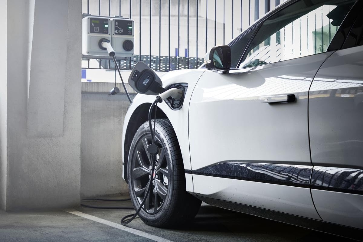 OSRAM BATTERYcharge 7PIN | 1PHASE, câble de charge pour voitures électriques, compatible avec véhicules de typ 2 & les points de charge 32A 1-phase de type 2 avec taux de charge de 32A jusqu'à 7.2kWh