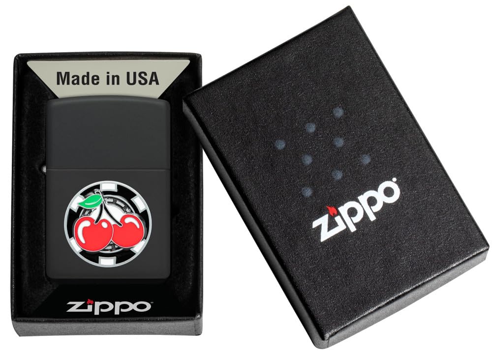 Zippo Accendino antivento – Chip da poker con ciliegie – finitura nera opaca, emblema – ricaricabile – riutilizzabile – design antivento – confezione regalo – Made in USA
