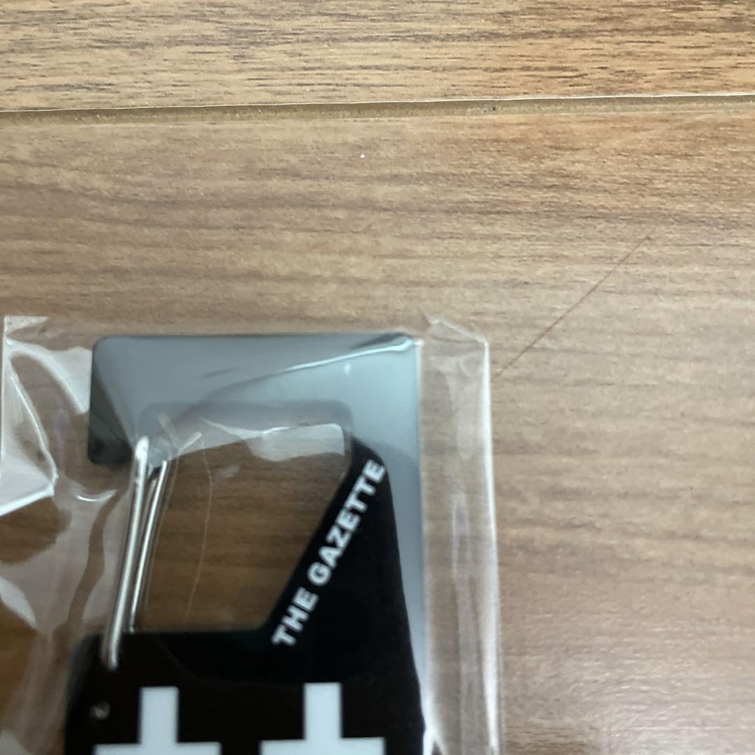 Amazon.co.jp: The GazettE ガゼット ロゴ入り カラビナ グッズ