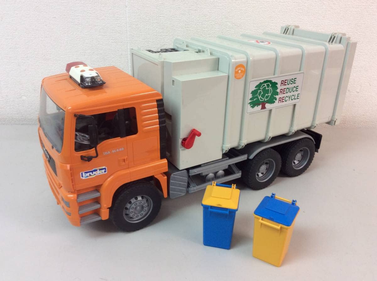海外のゴミ収集車のミニカー？ 希少 Simply put, this is a realistic masterpiece! Tomica Limited
