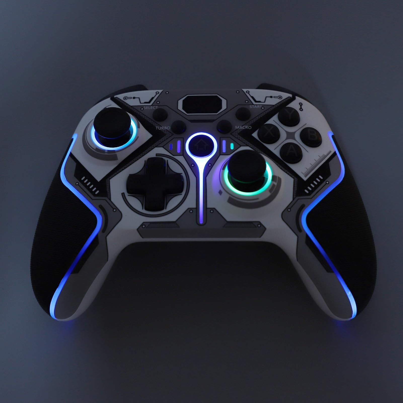 KUIDAMOS Controller da Gioco Wireless con Illuminazione RGB e Vibrazione a Doppio Motore per e PC - Batteria da 500 MAh e Pulsanti Rimappabili (Nera)