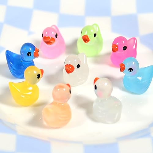 Miniatura 5 de Darovly 150 mini patos de resina luminosos, patos en miniatura de resina brillante, para decoración de pasteles, casa de muñecas, manualidades,