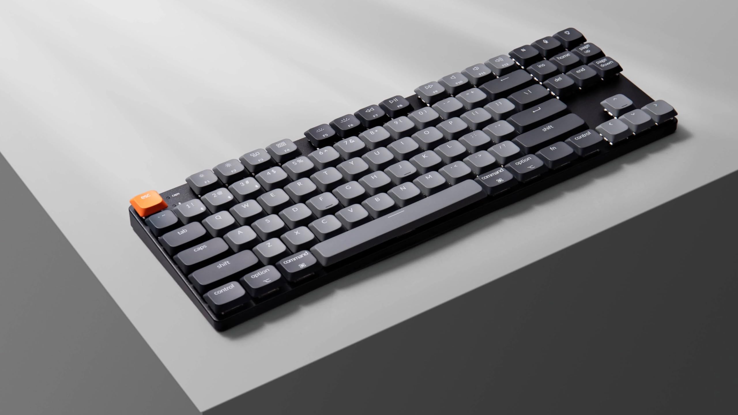Keychron K1 Version 6 Tastiera meccanica wireless, Bluetooth/USB-C, RGB, Hot-swap, QMK/VIA Macro programmabili, PBT Keycaps, Per Mac Windows, Gateron 2.0 Red Switch