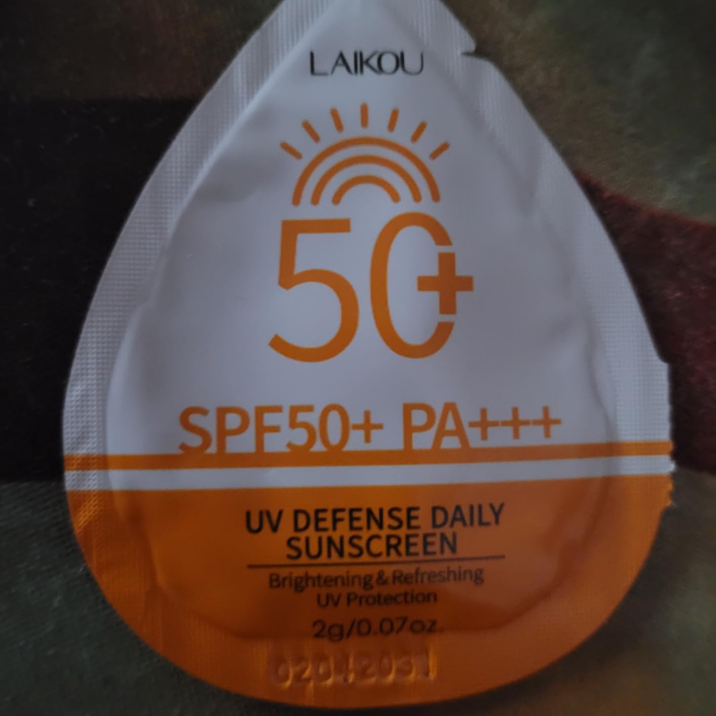 Deepmind 30 Pcs Mini Sunscreen Bulk, SPF 50+, Travel Size Sunscreen for Face & Body, Sunscreen Packets for Beach Vacation and Outdoor, Lightweight & Non-Greasy,Sweat-resistant,Summer Party Girl